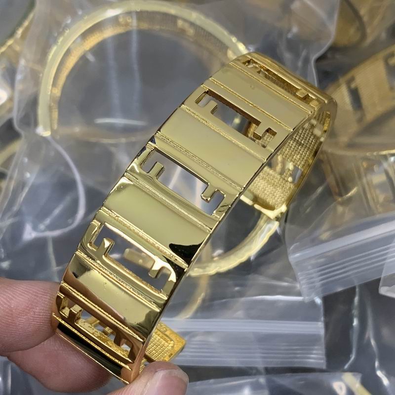 Fendi bracelet 12lyr12